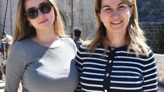 Toplina i zrake sunca izmamile Dubrovčane van: Stradun preplavile proljetne kombinacije
