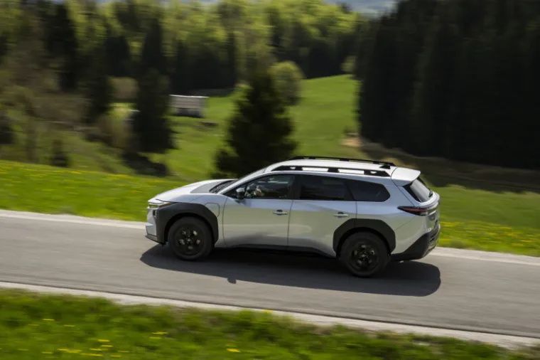 Stiže novi Toyotin SUV: Prtljažnik od 669 litara i ubrzanje do stotke za 4,5 sekundi