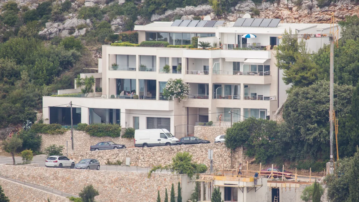 Tajni život Edina Džeke: Pogledajte kako izgleda njegovo carstvo na Jadranu