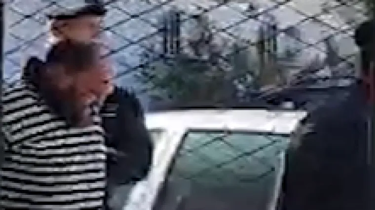 Ovo je lice ubojice iz Drni&scaron;a: Pognuo je glavu dok ga odvode, skrivao se od subote