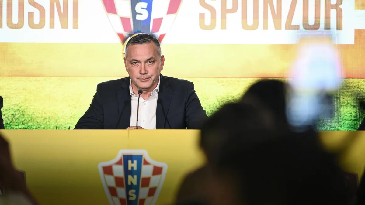 Kustić i službeno podnio ostavku