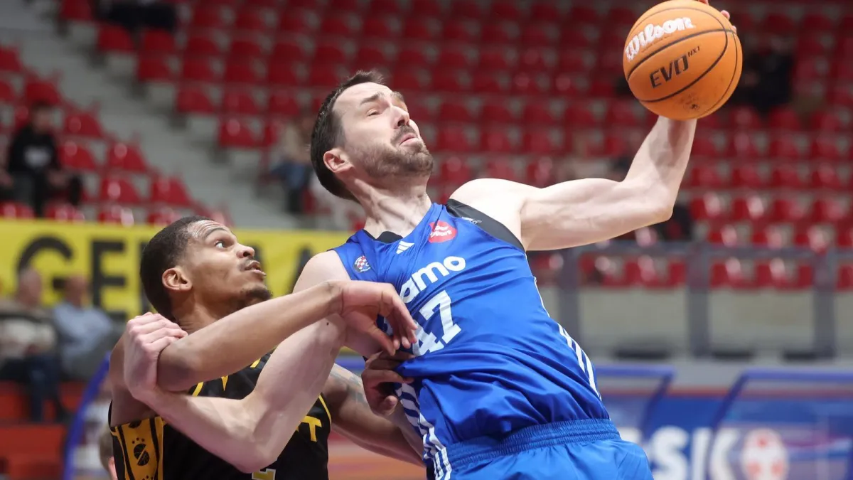 Dinamo se spasio: U Kaštelima pobijedili i ostali u elitnom rangu