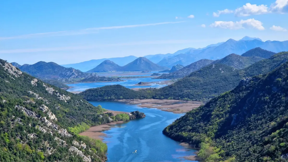 Nikad ne izgleda isto: Najveće jezero na Balkanu mijenja se s godišnjim dobima