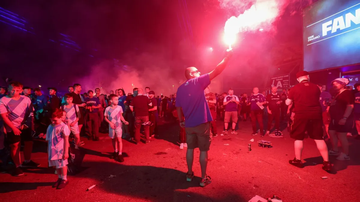 Slavlje se preselilo ispred stadiona, pogledajte što su dinamovci radili