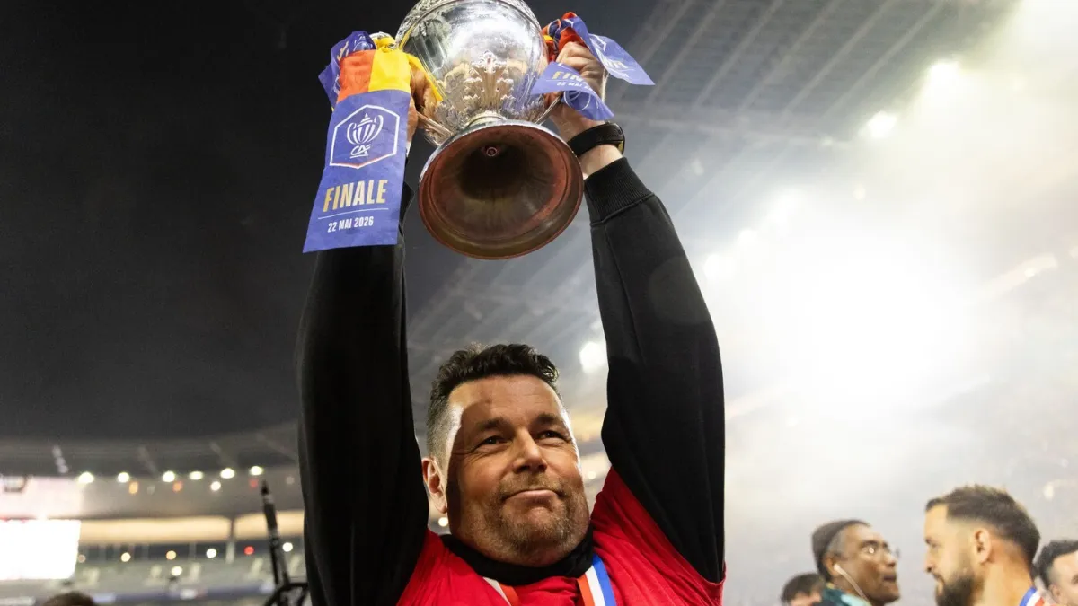 Skoro srušio PSG, pa dobio novi ugovor: Pierre Sage ostaje na klupi Lensa