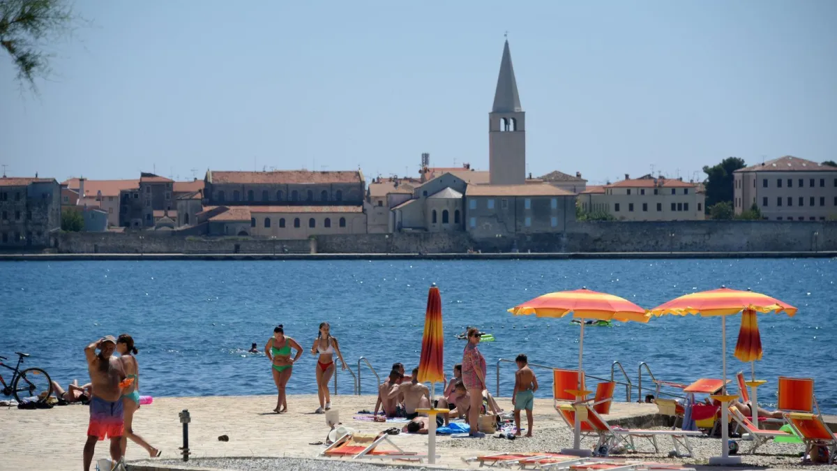 Dva turista opljačkana na plažama u Istri, policija objavila savjete za kupače: 'Ne pokazujte to'