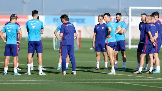 Zlatko Dalić uhvaćen u zagonetnom razgovoru s pomoćnikom: Evo kako se na Rujevici brusi forma