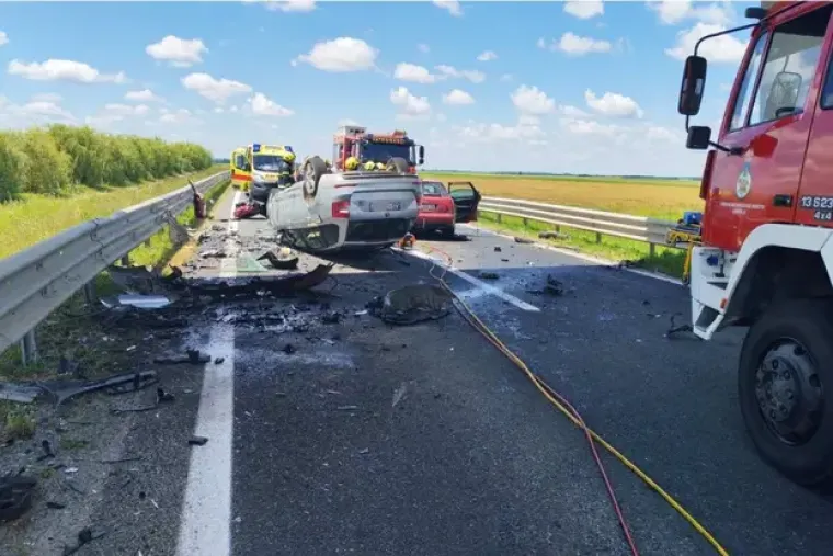 Četiri osobe poginule u te&scaron;kom sudaru na obilaznici, jedna prevezena u bolnici