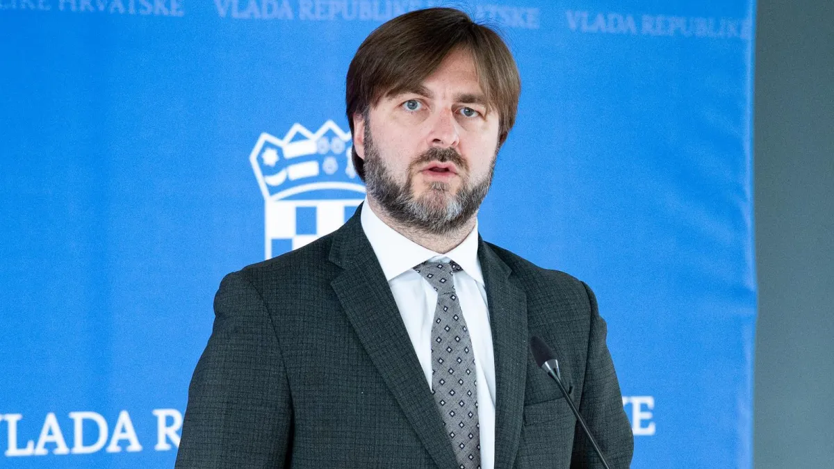 Ministar Ćorić daje izjavu za medije o inflaciji: Danas se s