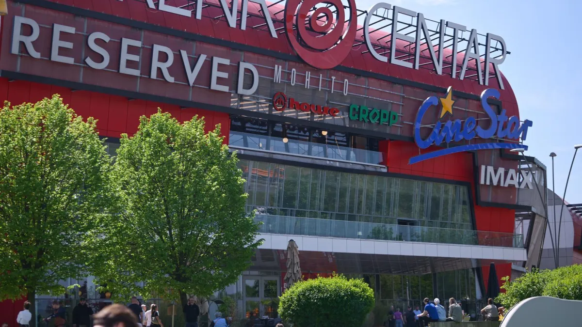 Iz zidova trgovine u Arena Centru čuo se plač, a s