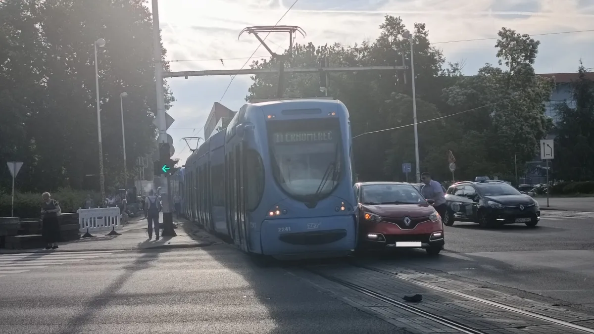 Sudarili se auto i ZET-ov tramvaj kod Maksimirskog stadiona: