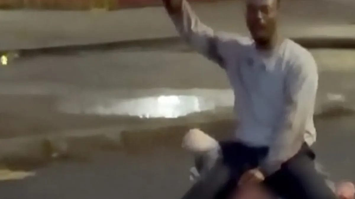 Barbarski napad na ulicama Belfasta: Migrant nožem