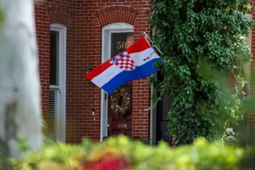 Zavijorile hrvatske zastave: Evo kako su Amerikanci ukrasili Alexandriju za doček Dalića i ekipe