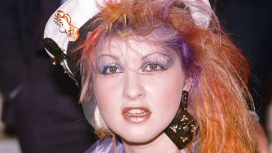 &Scaron;arenom kosom i ludim outfitom žarila 80-ih, Madonna joj zavidjela, a danas je grli Taylor Swift