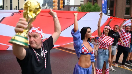 Preuzeli smo Philadelphiju! Knoll Doll u prvom redu, ali zasjenila ju je plavokosa navijačica