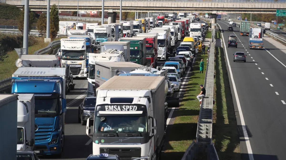 Od danas nova pravila za vozače: Tko ih se ne drži, prijete im paprene kazne! Evo što se sve mijenja