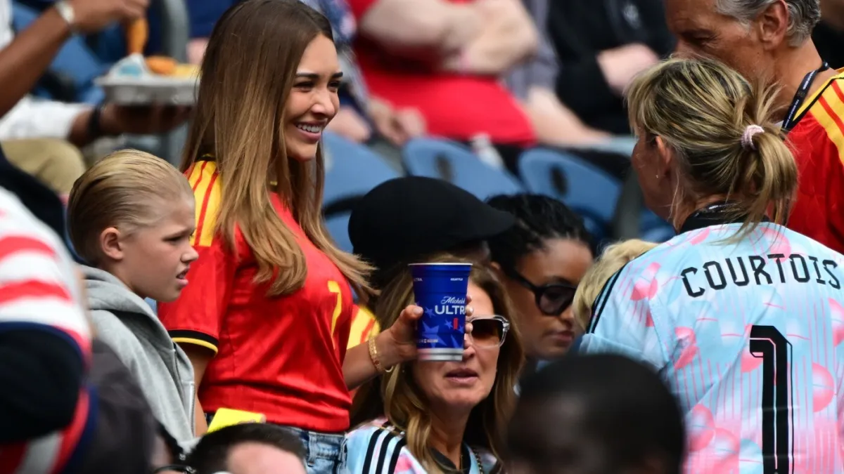 Krumpirići i strip-junaci navijaju za Belgiju, ali supruge nogometaša su ukrale pažnju