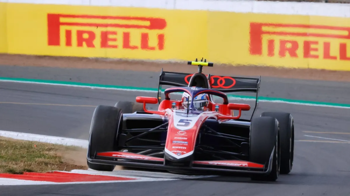 Slaterov dan kontrasta na Silverstoneu: Od diskvalifikacije do dominantnog pole positiona