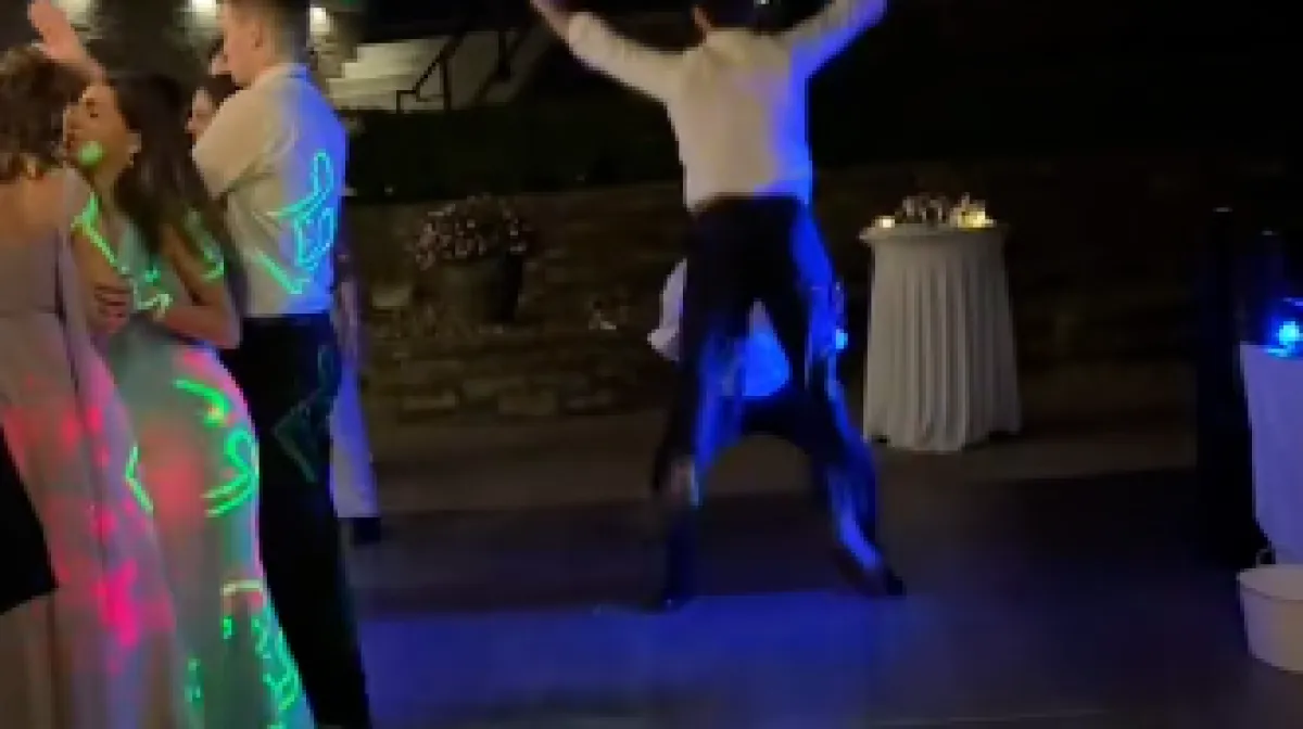 Početak je izgledao kao scena iz filma, a onda je nastao najsmješniji video s vjenčanja