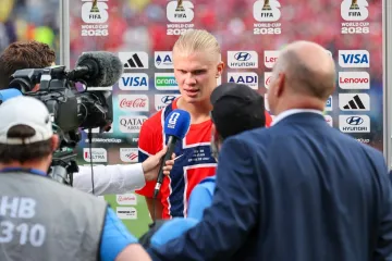 Svi pričaju o ovome: Haaland je davao intervju, a onda se odjednom pojavio on! Pogledajte reakciju