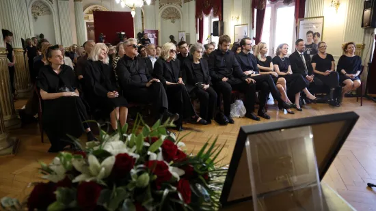 Emotivni prizori iz HNK-a: Kolege, prijatelji i suradnici oprostili se od Zrinka Ogreste