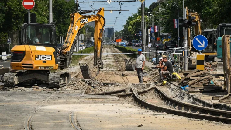 Pogledajte scene s križanja Savske i Vukovarske: Inspektorat zatvorio jo&scaron; dva gradili&scaron;ta