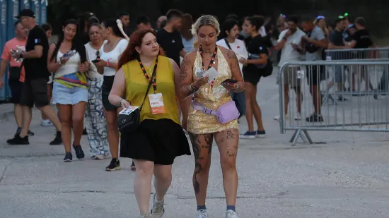 Modni spektakl, svjetski DJ-i i tisuće rasplesanih partijanera: Počela druga večer Ultre
