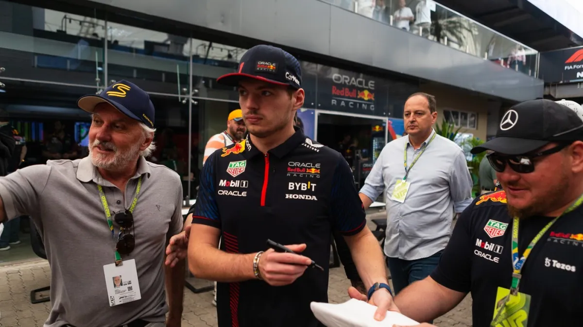 Svi pričaju o Verstappenu i Mercedesu, a bivši F1 šef upozorava: 'Toto nije lud da to napravi'