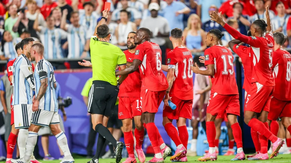 Švicarci ne mogu prežaliti Embolov crveni: 'FIFA mora objasniti ovu odluku'
