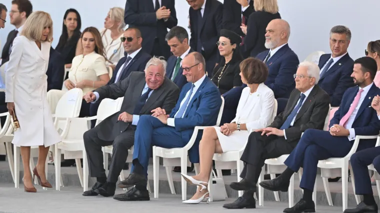 Pogledajte gdje sjede Plenković i njegova supruga na mimohodu: Europska elita stigla u Pariz