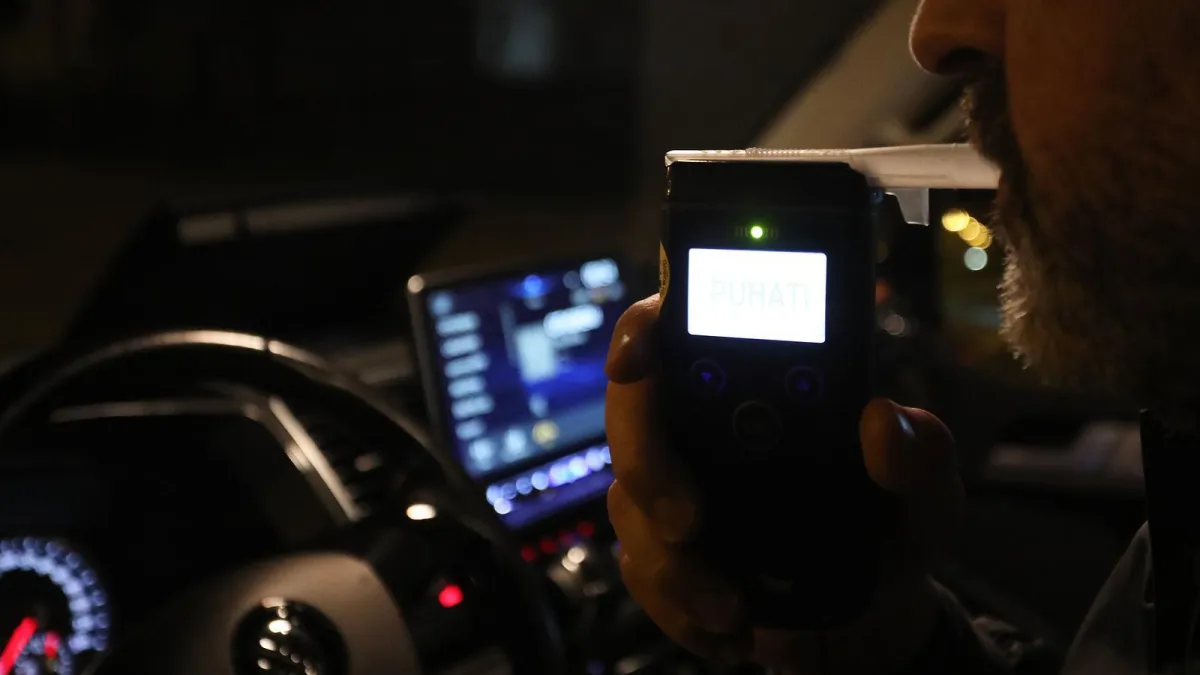 S 2,32 promila na e-biciklu udario u bus: Završio u bolnici, ali rekorder je jedan drugi vozač