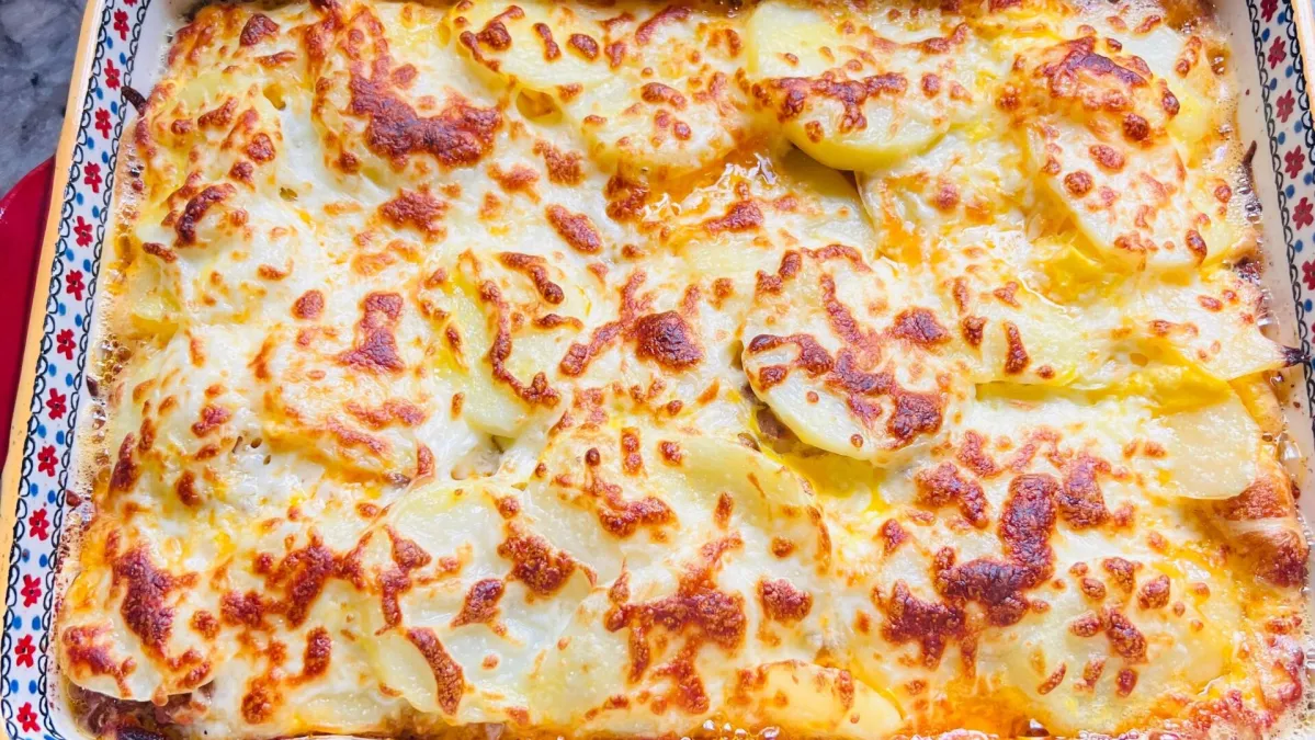 Recept za sočni složenac od krumpira i mljevenog mesa koji će oduševiti cijelu obitelj