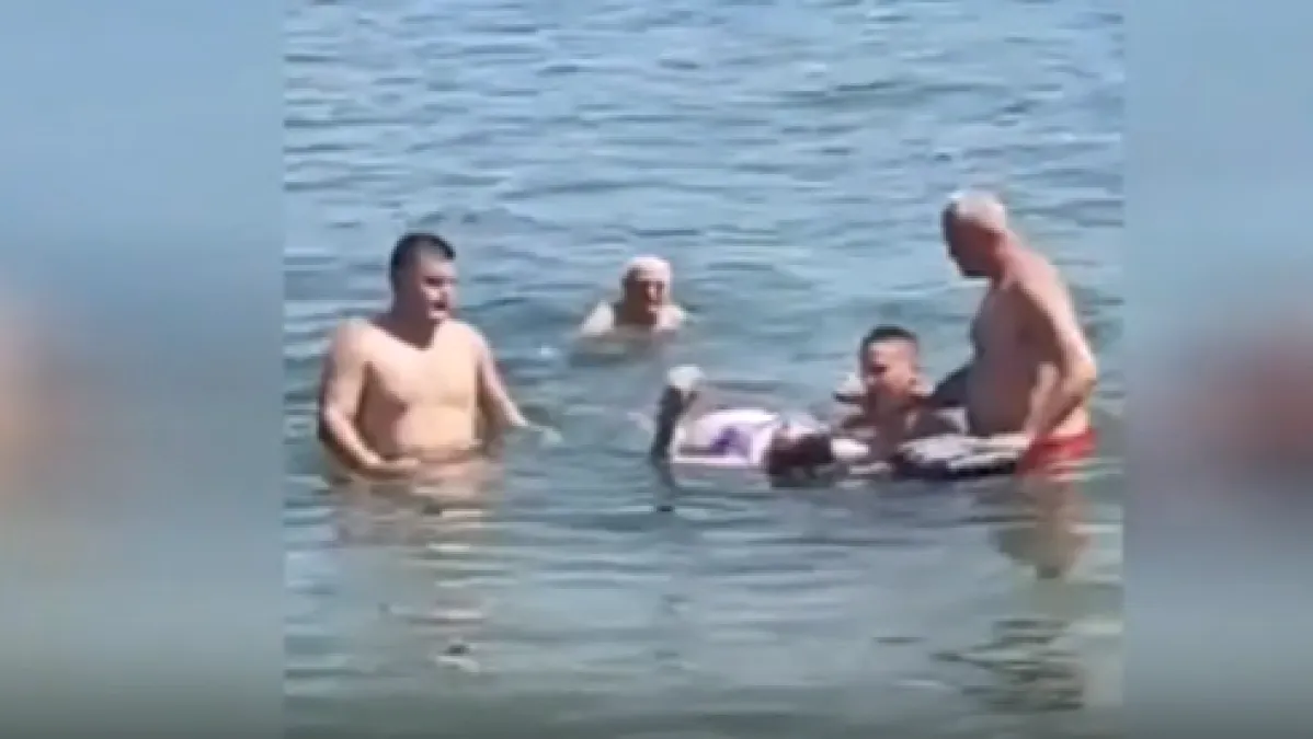 Tri mladića spasila ženu od utapanja u Kaštel Gomilici: 'Vikala je: 'Umrit ću, umrit ću!''