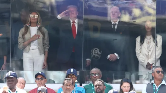 Trump je isto na finalu SP-a - jedva da se vidi. Melania je s njim, a evo tko im pravi dru&scaron;tvo
