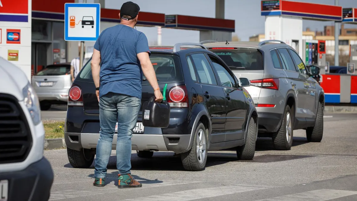 Iznenađenje na benzinskim crpkama Ine i Petrola: Osvanule neugodne obavijesti za vozače