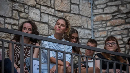 Ponosna supruga u prvom redu: Jelena Perčin nije skidala pogled s Ante Gele