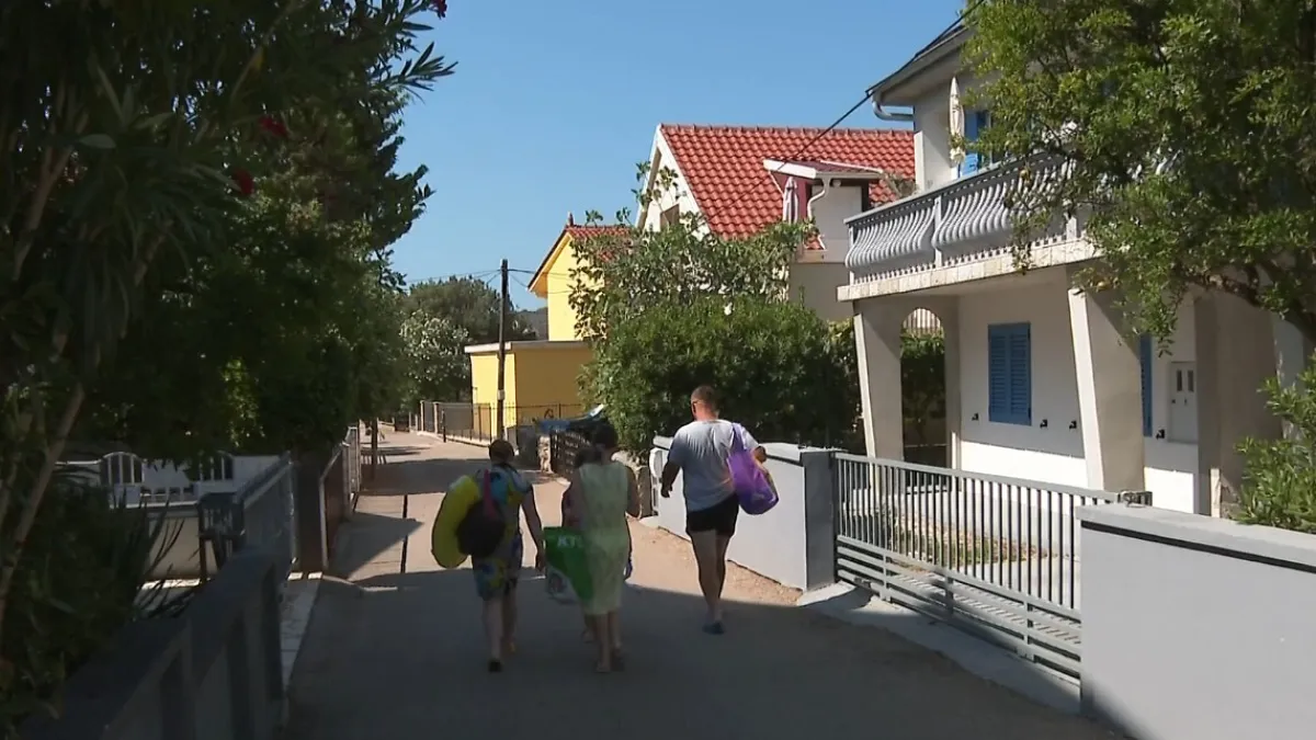Otok nekoć poznat po ilegalnoj gradnji, danas po apartmanima: Evo što je inspekcija otkrila