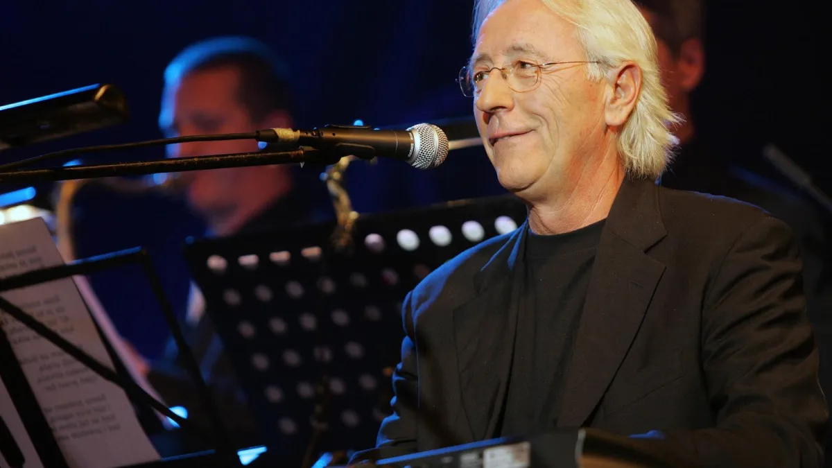 [KVIZ] Samo pravi fanovi znaju nastaviti ove stihove pjesama Olivera Dragojevića