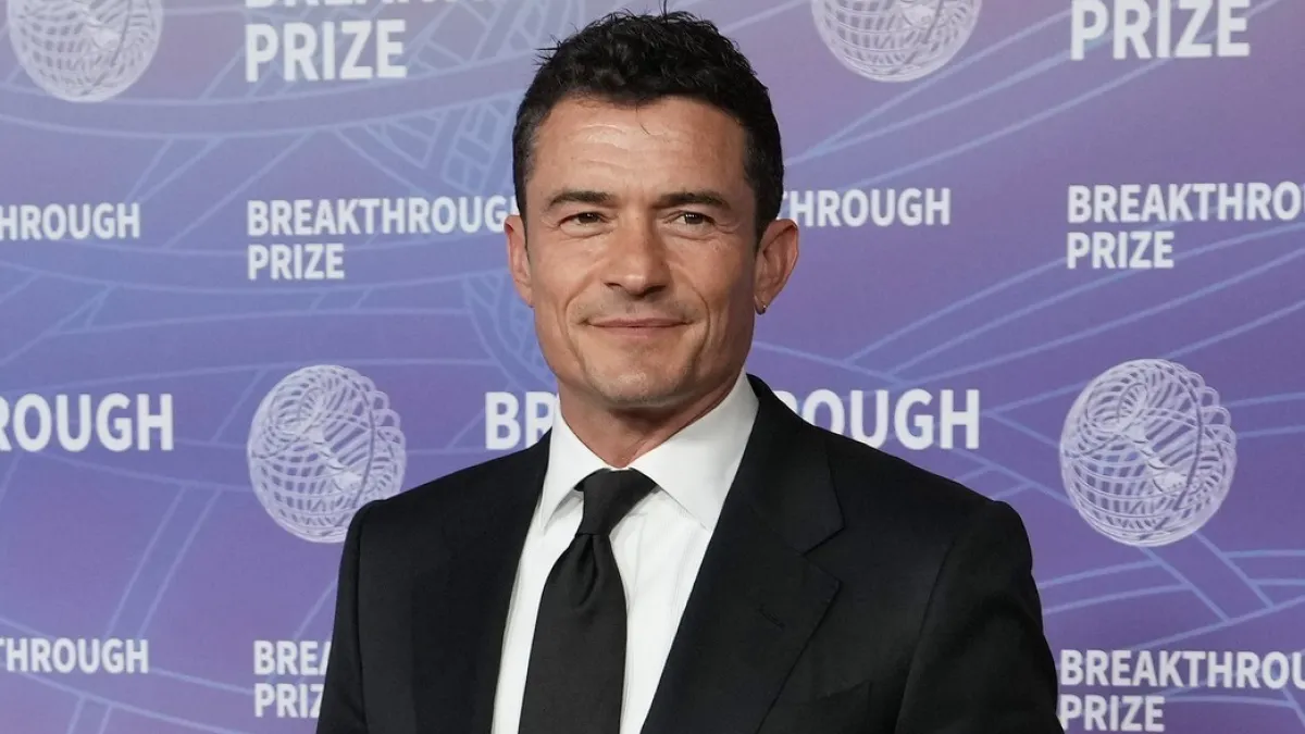 Orlando Bloom (49) potpuno zaboravio Katy Perry: Ovako izgleda 20 godina mlađa koju sada ljubi