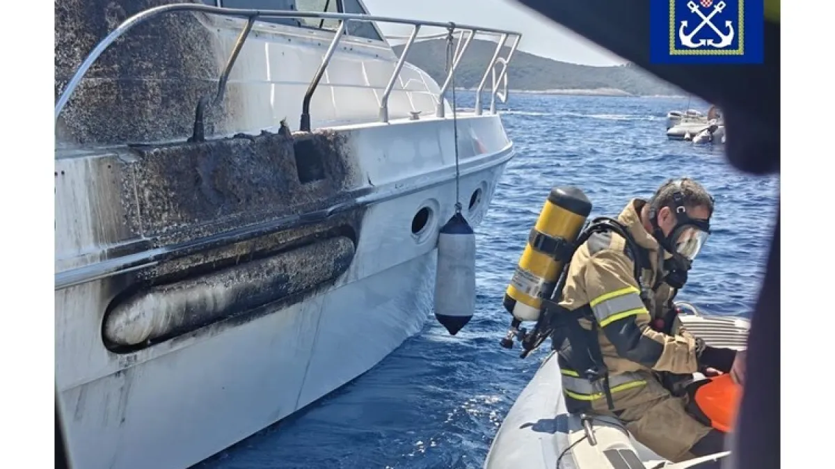Planula brodica kod Hvara: Spašena četveročlana posada s dvoje djece