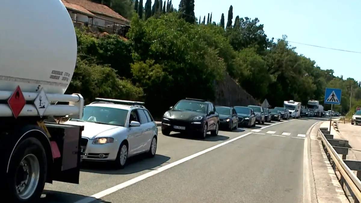 Sve teža situacija na jugu Hrvatske: 'Stojimo tri, četiri sata ni za što'