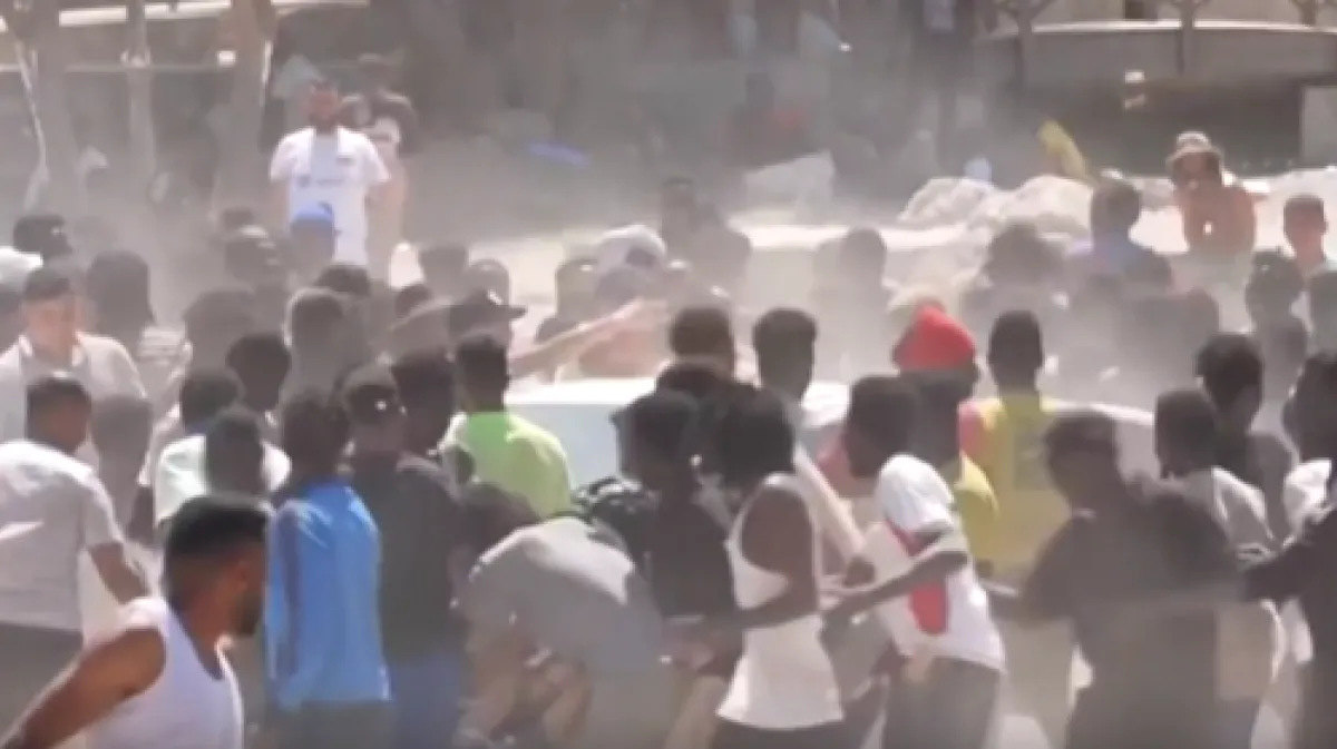 Humanitarna kriza u Ceuti traje već pet dana: Migranti se bore za hranu i vodu