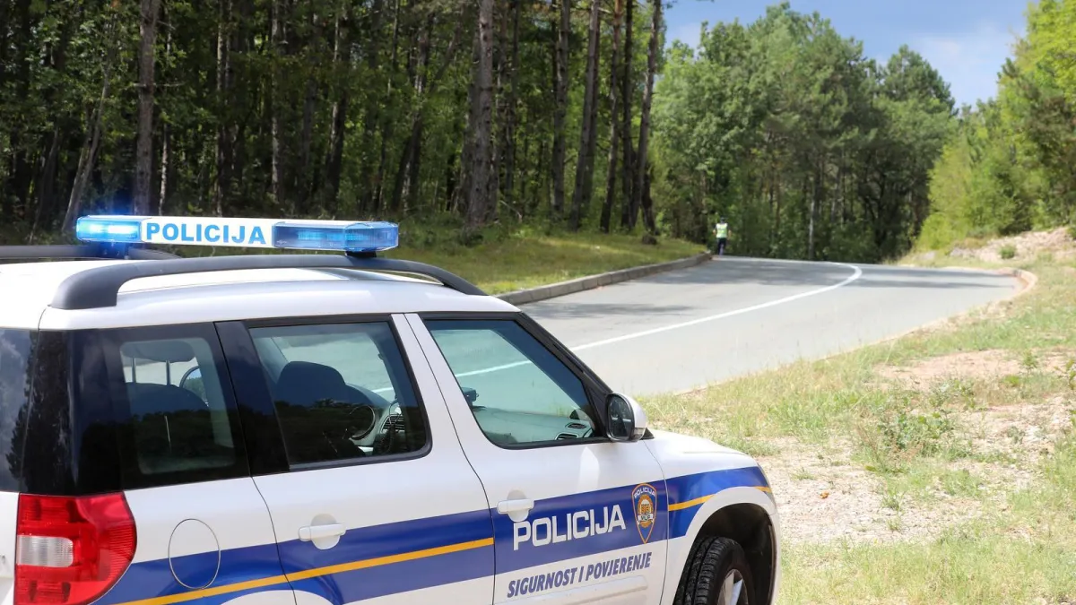 Tragedija kod Donjeg Miholjca: Maloljetnici sletjeli u kanal, jedan preminuo u bolnici
