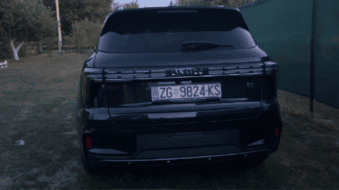 Ovaj SUV nudi premium osjećaj i gene Volva, a cijena? Tjera na ozbiljno razmišljanje