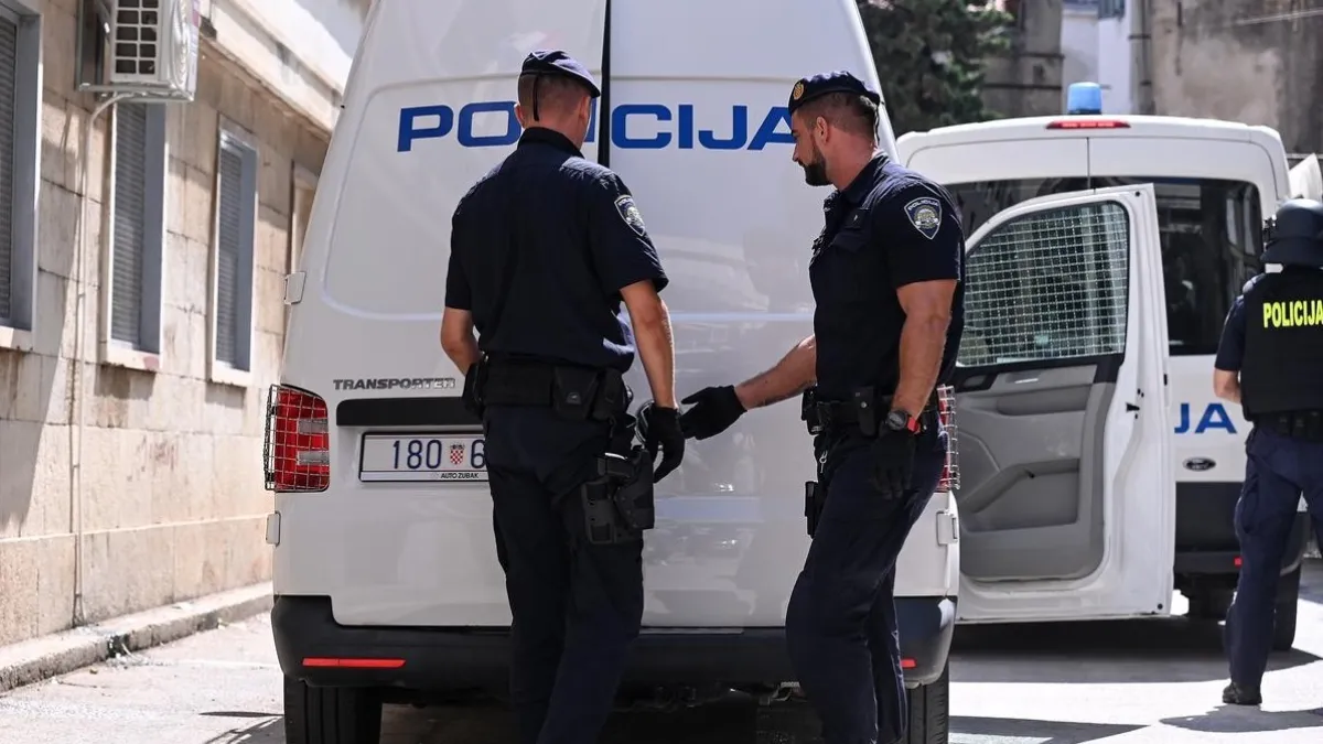 Novi detalji o načelniku koji je sa sinovima prijetio i udarao po autu: Dobio dvije zabrane