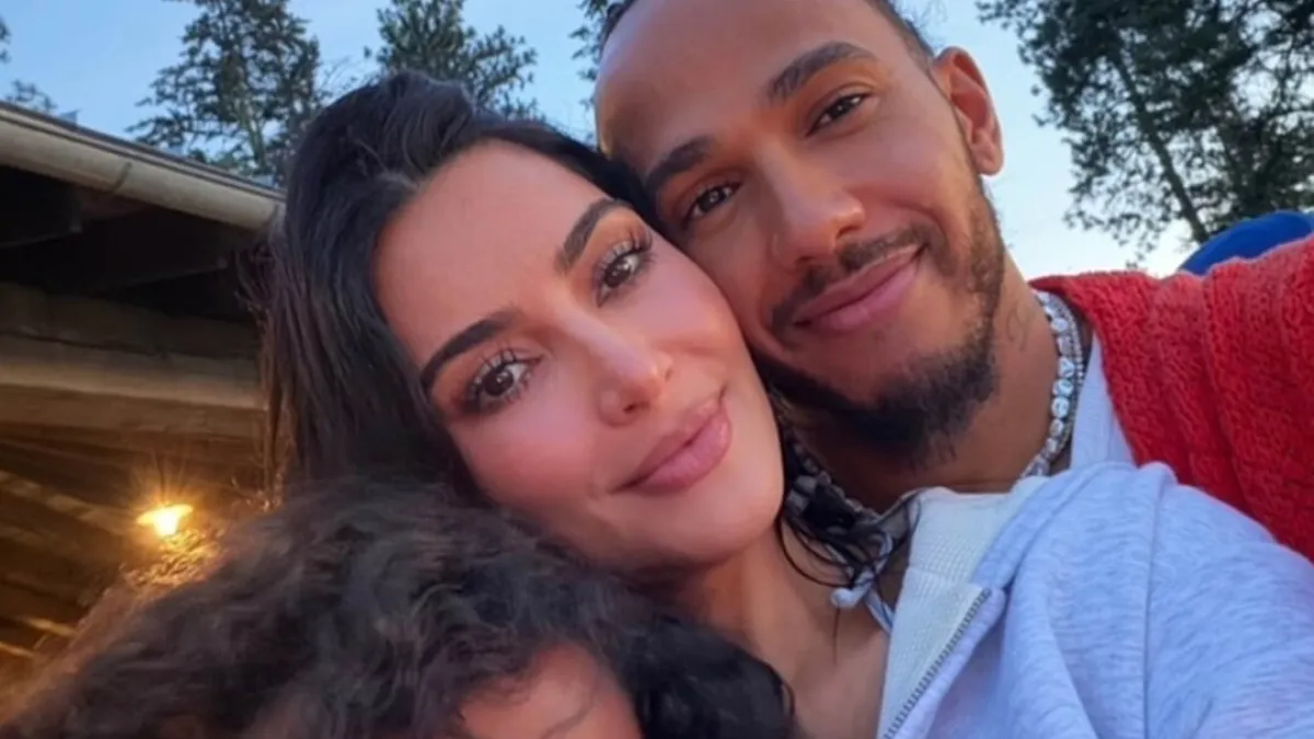 Lewis Hamilton ljeto provodi u društvu obitelji i Kim Kardashian: 'Radi sve osim da pobjeđuje'