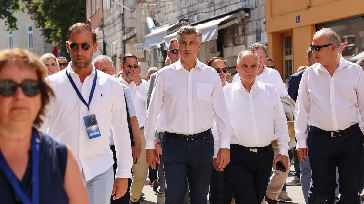 Alka okupila politički vrh, Bulj udario na Vladu: 'Danas će se ovdje samo naslikavati'