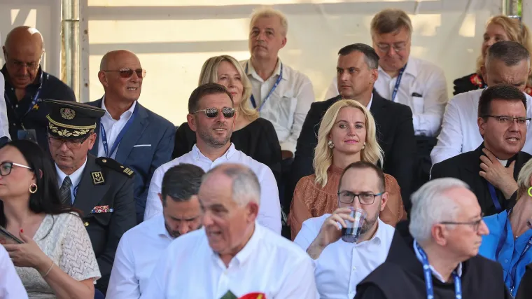 Brojne dame zablistale na Alki, a Sonja Jandroković i Matilda &Scaron;uta posebno odu&scaron;evile