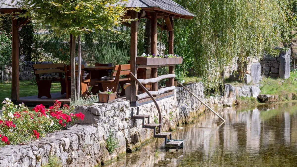 Dok drugi bježe na more, ona ljetuje u Lici: 'Znam da zvuči čudno što sam baš tu'
