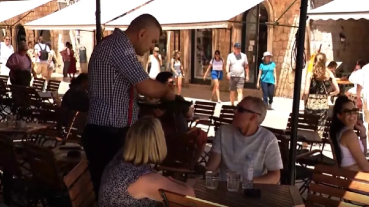 Turizam cvjeta, terase prazne: 'Pizza je 20 eura, to je suludo! U Italiji je sve jeftinije'
